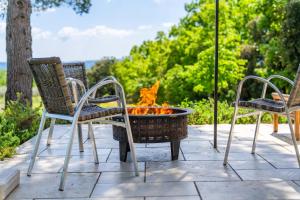 Maisons de vacances Villa sur 1 hectare 15 Personnes GORDES & ROUSSILLON : photos des chambres