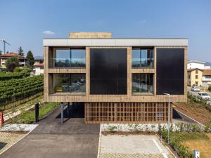 Modern, simple and super-equipped style apartment