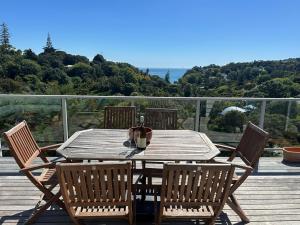 Palm Breeze Getaway 2 -Waiheke Island Resort Premium Villa