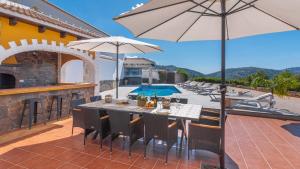 Villa Javier Sayalonga by Ruralidays