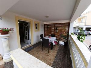 Apartments Kampor (4235)