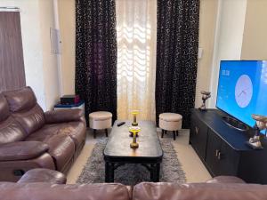Terminal Stay - Heavenly Independent Jungle Retreat Flat in Meerut