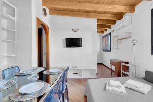 Metro M2 e AC - Open Space moderno a Milano