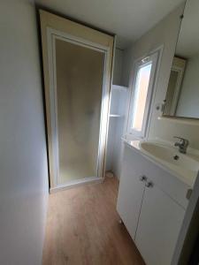 Campings Camping 3 etoiles - Piscine - eeicbi : photos des chambres