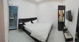 HOTEL PEEPAL#TREE Near Rambag Railway Station -Free Parking And Wi-fi Facilities - A Top Rated Hotel