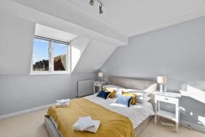 Bright & Spacious 3 Bedroom Home in Central Exeter