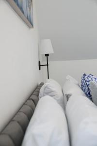 Elegant & Serene 3-BR Retreat Minutes from Heathrow Airport-London- Slough central-Legoland-Ascot-Windsor for Contractors-Families-Relocators-Businesses