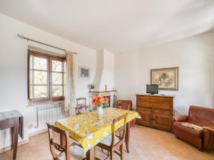 Lovely Apartment in Citerna with Swimming Pool