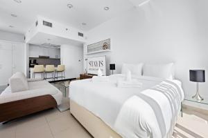 Stayis - Studio Apartment at Cayan Tower