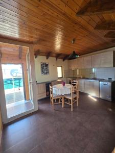 Cozy Attic Apartment