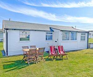 Cool Seaside Hut, Sandy & Quiet Norfolk Beach