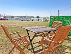 Cool Seaside Hut, Sandy & Quiet Norfolk Beach