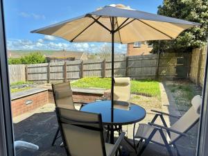 Pass the Keys Modern Home- Ideal for Professionals 5 mins to M4