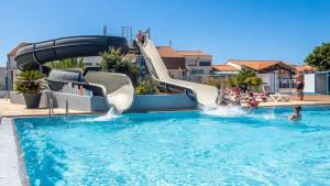 Campings Camping 5 etoiles - Parc aquatique - eeibhf : photos des chambres