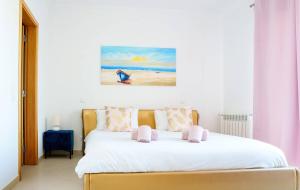 The Lazy Sunbathers, Praia del Rei, Óbidos, B11