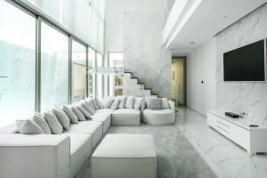 Luxury Villa Residence near Laguna