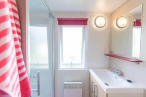Campings Camping 3 etoiles - Piscine - eecbb0 : photos des chambres