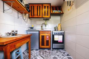 Rustic House on the Beach - Azenhas do Mar