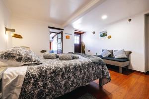 Private, romantic and cozy Room in Azenhas do Mar