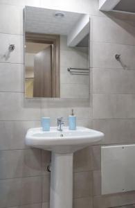 Sergios Apartments 3