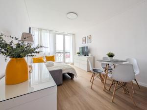 Park Skowroni Pleasant Apartment by BookingHost