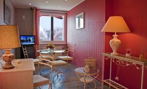 Hotels Logis Hotel Beau Site : photos des chambres