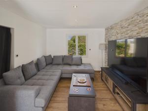 Piscine, jacuzzi et grande terrasse pour 7