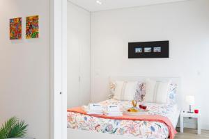 Studio w Terrace, Pool & Gym | Antas by Host Wise