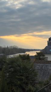 Centre Chinon Gite two Bedroom and Bike Garage