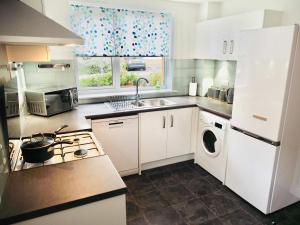 Modern & Stylish 3 Bedoom Home in Taunton