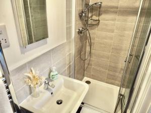 Modern & Stylish 3 Bedoom Home in Taunton