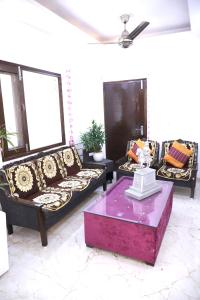 divine India Service Apartment 1Bhk,L-36B,Saket