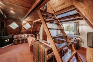 Cabin 54 - A Nostalgic and Rustic Mountain Retreat