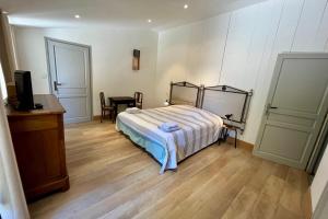 Maisons de vacances L'Hermione - Room in the heart of St Martin de Re : photos des chambres