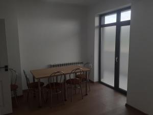 Apartment 1 Apartment 2