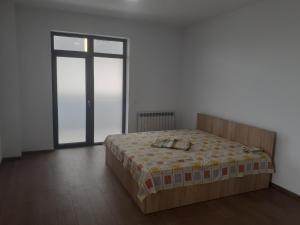 Apartment 1 Apartment 2