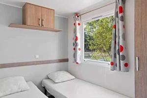 Campings Camping 3 etoiles - Piscine - efcagd : photos des chambres