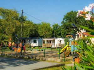 Campings Camping 3 etoiles - Piscine - efcagd : photos des chambres