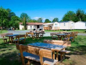 Campings Camping 3 etoiles - Piscine - efcagd : photos des chambres