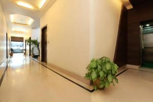HOTEL LUXUARY SHANTA PALACE Near Temple and charbagh railway station - A Luxuary Hotel