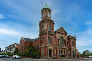 Linthorpe Apartment with Parking
