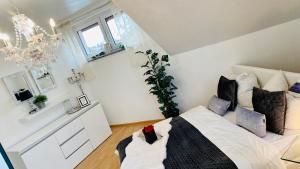 VILLA SUNSHINE AM SEE SUNSHINE SUITE mit KAMIN GARTEN und BALKON