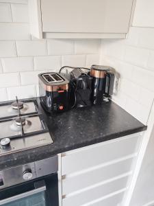1-Bedroom flat with small garden & Paid Parking in Finsbury Park, Highbury