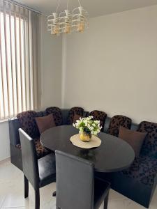 Cozy Home 2 Bedroom apartment