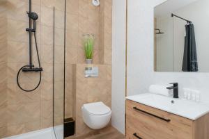Charming Alice Apartment with Terrace and Garden in Jastrzębia Góra by Noclegi Renters