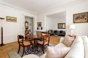 Chic Parisian Stay Trocadéro & Eiffel Tower