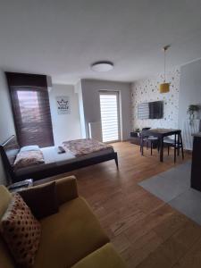 Studio centrum CORONA rachunki dla firm, osób fiz Parking przed apart