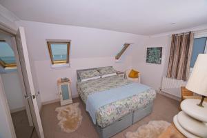 Fort Victoria Cottages - Seafarers