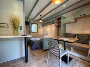 Campings Chalet 4 etoiles - Piscine - eehefh : photos des chambres