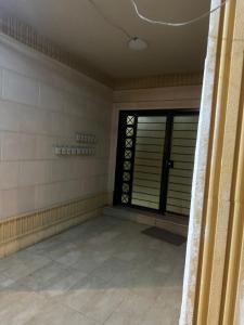 غرفة حمام مدخل مشترك